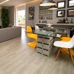 Piso Vinilico Rustico Bravo 3mm Freijó Claro 0,1178m X 1,2198m